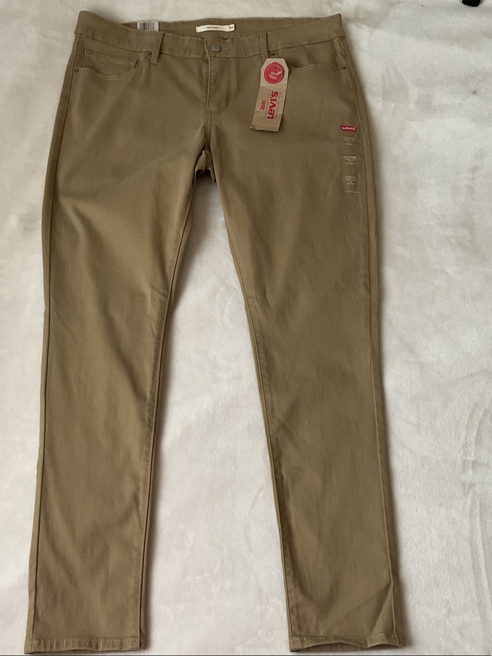 Levi's Women's Skinny Pants in Khaki Brown
